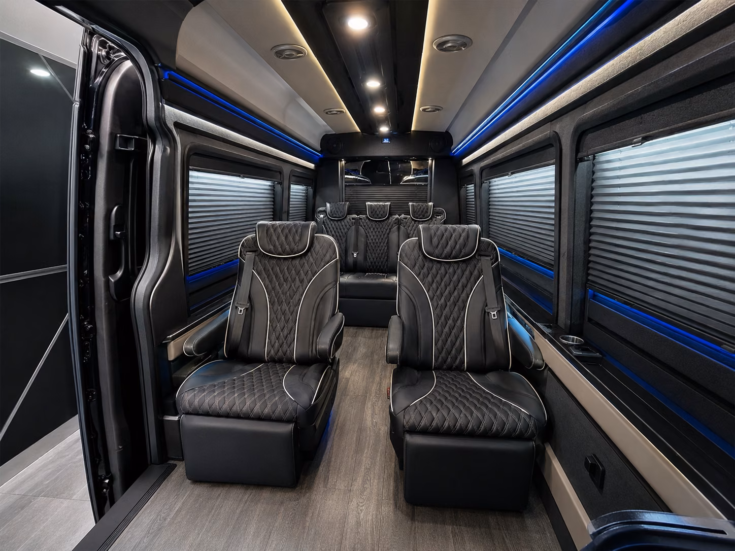 airport shuttle buses for cheyenne frontier days and large events