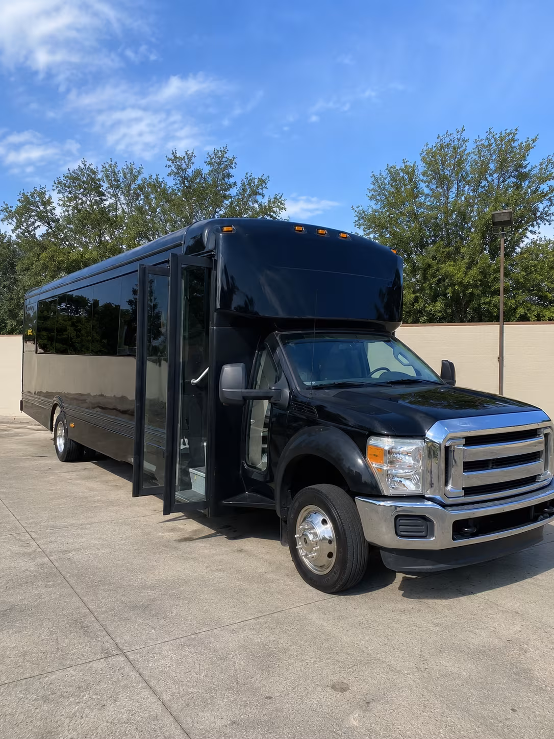 cheyenne 20 passenger party bus