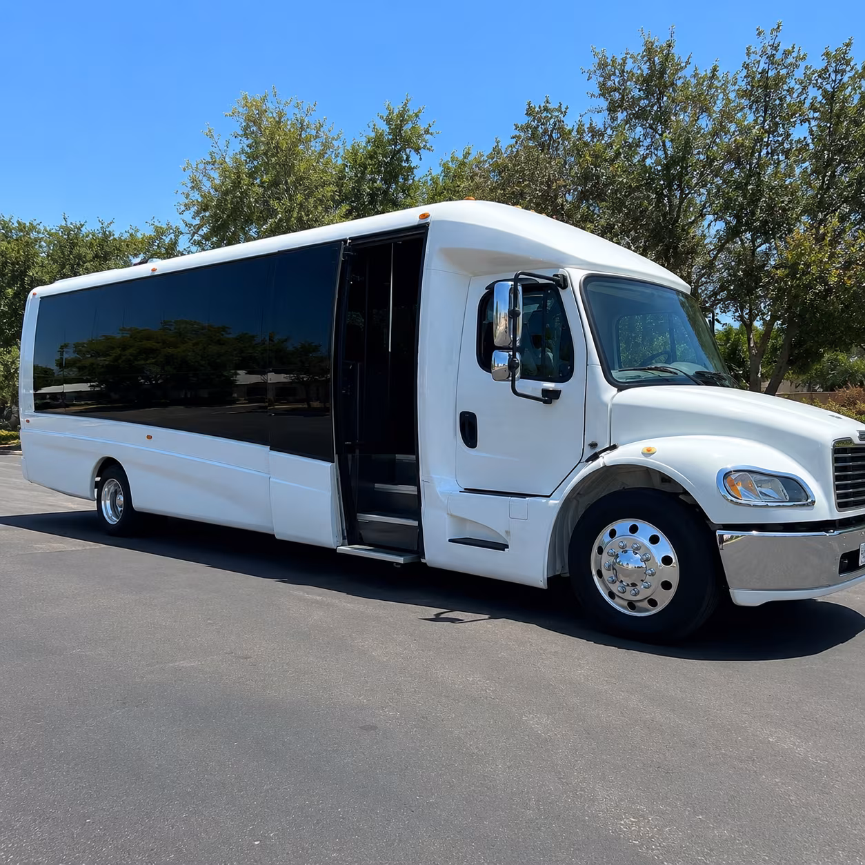 corporate and convention bus rentals in cheyenne
