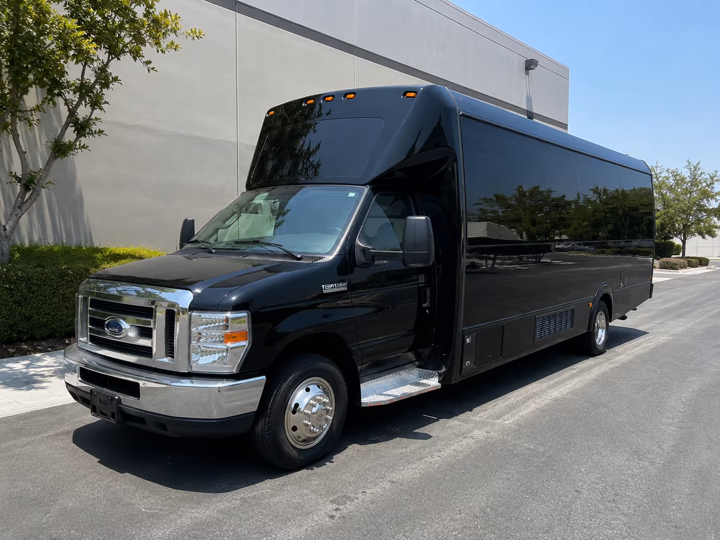 why rent using cheyennecoachbusservice com